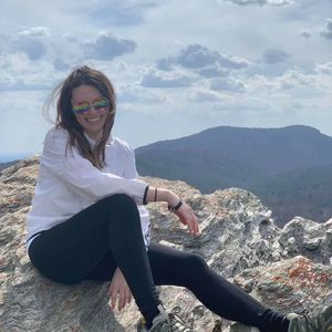 Meet your Posher, Ella